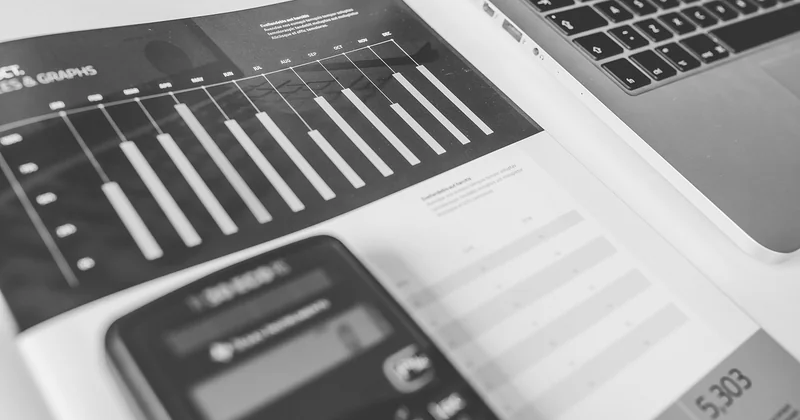 Peut-on gérer sa micro-entreprise sans logiciel ? Oui, et souvent plus longtemps qu'on ne le croit